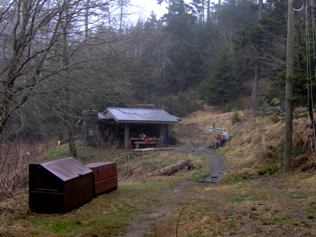 tricorner knob shelter