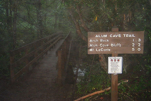 Alum C ave Trail